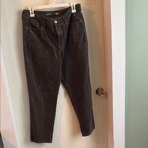 Old navy straight leg corduroy cropped straight pant . Green